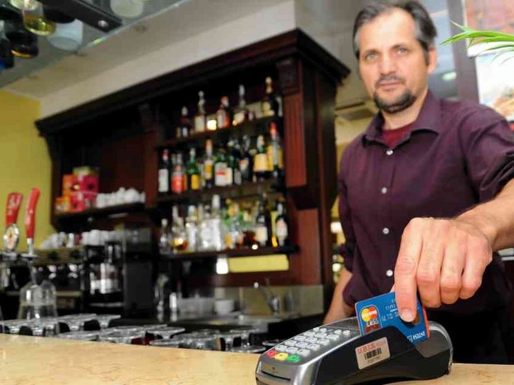 Arrivano le multe per commercianti e professionisti senza il Pos