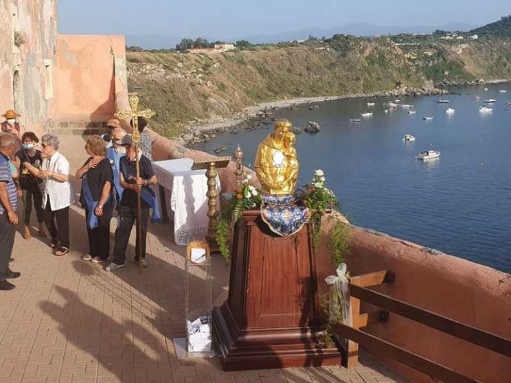 A piedi «sui passi» di sant'Antonio 1800 chilometri da Milazzo a Padova