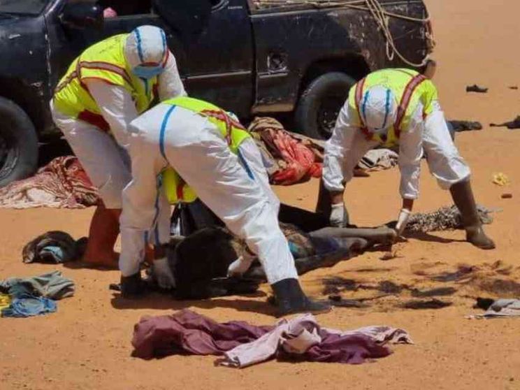I corpi di 20 migranti nel deserto della Libia: morti di sete da 14 giorni