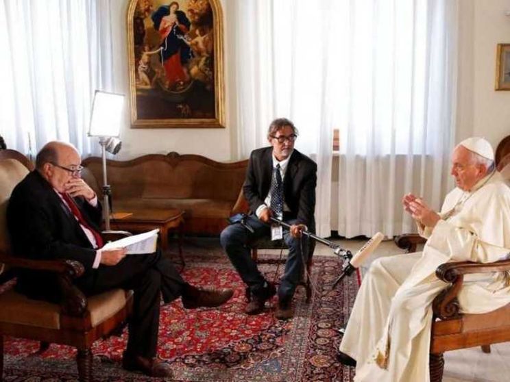 Papa Francesco: «Dimissioni? Mai pensato». "Voglio andare a Kiev e Mosca"