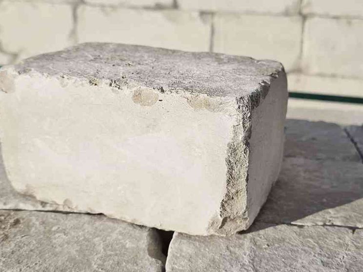 Non basta un sanpietrino a fare un altare