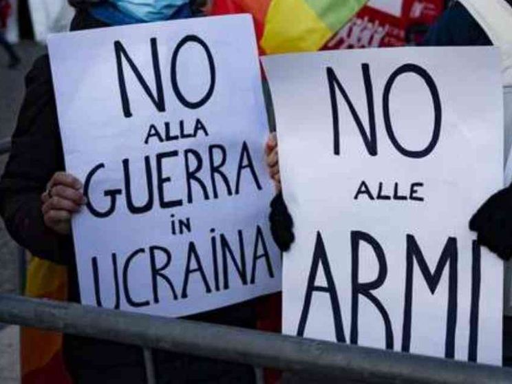 L’Italia è pacifista. No all’invio di armi