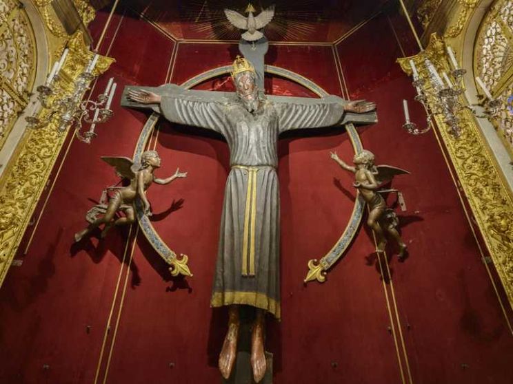 Al via in Cattedrale l'operazione restauro del Volto Santo