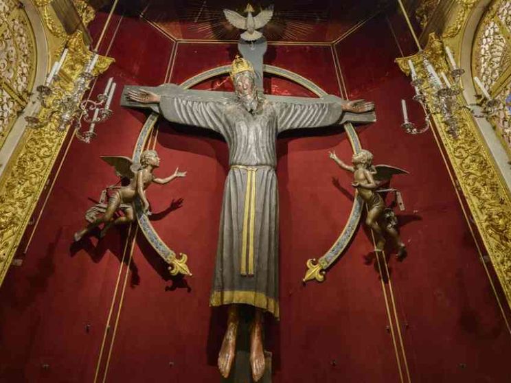 Al via in Cattedrale l'operazione restauro del Volto Santo