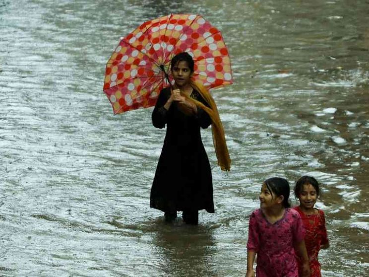 Pakistan, i monsoni uccidono almeno 282 persone e ne feriscono oltre 200