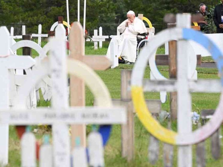Il Papa: «Invoco perdono per il male fatto agli indigeni da tanti cristiani»