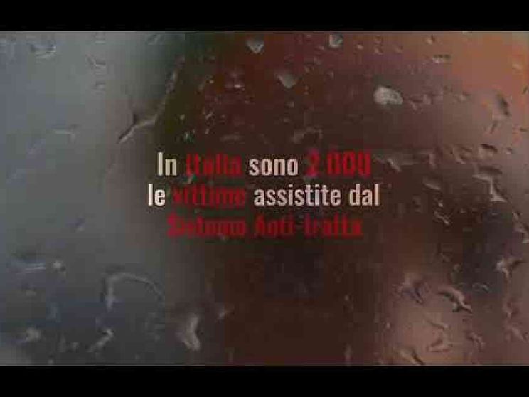 Una vittima su 4 in Europa è minore, in aumento mamme ricattate