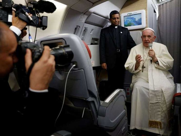 Il Papa: «L'indietrismo è un peccato. Genocidio in Canada? Sì, ci fu»