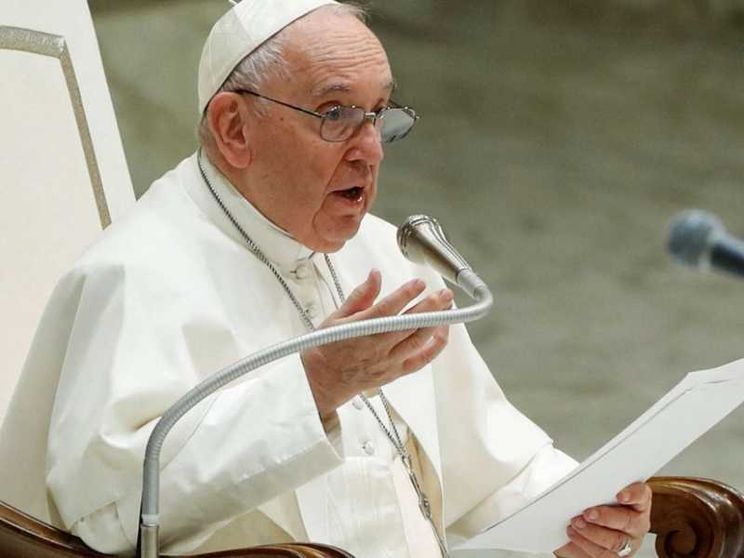 Il Papa: in Canada per mettere la faccia davanti a dolori e peccati