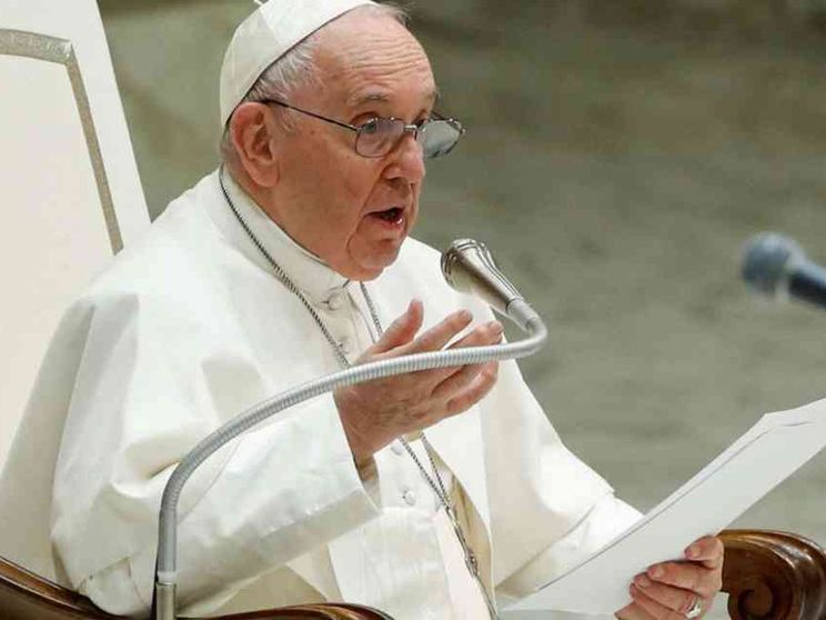 Il Papa: in Canada per mettere la faccia davanti a dolori e peccati