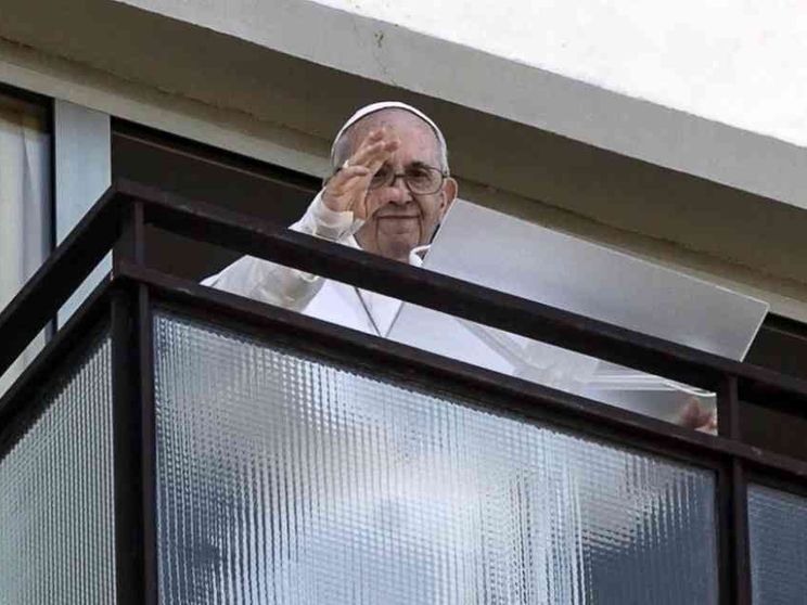 L'infermiere che salvò la vita al Papa sarà suo assistente sanitario personale