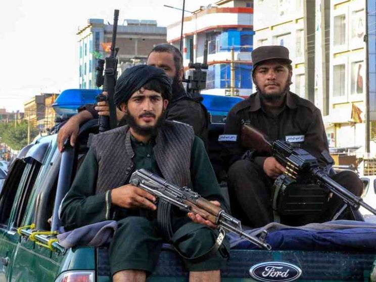 "Io, sotto il burqa trattenuta dai taleban (uomini che non conoscono le donne)"