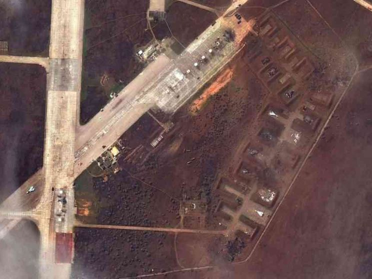 Civili in fuga dalla Crimea dopo gli attacchi di Kiev alle basi di Mosca