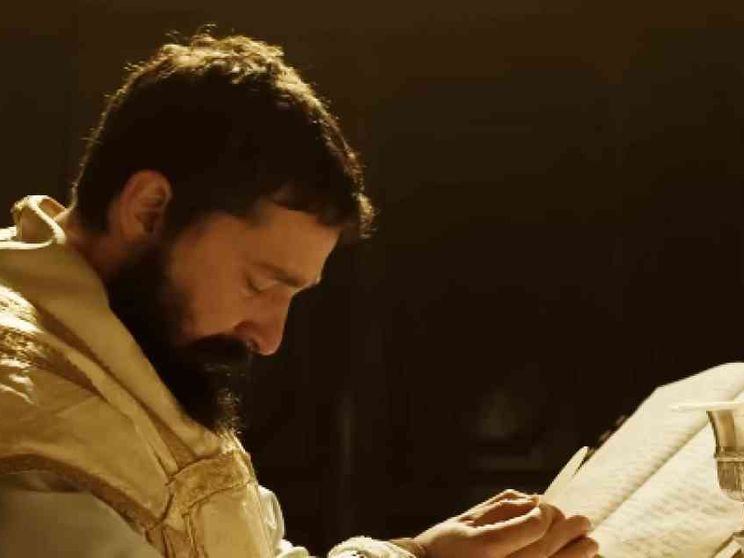 Padre Pio difensore dei poveri nel film (che farà discutere) di Abel Ferrara