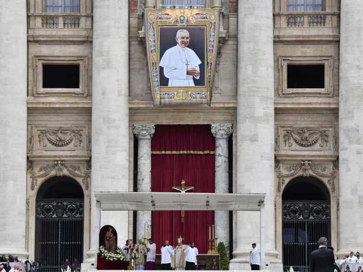 Giovanni Paolo I è beato. "Volto di una Chiesa lieta e non arcigna"