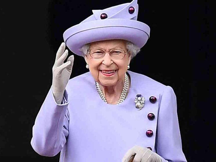 La regina Elisabetta II è morta. La commozione del mondo intero