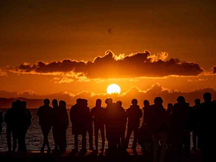 Oltre edonismo e disagio sociale. Ripartire dalle passioni positive