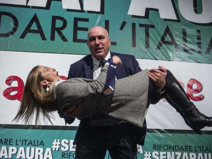 Crosetto: «Crisi choc, Meloni non farà da sola»