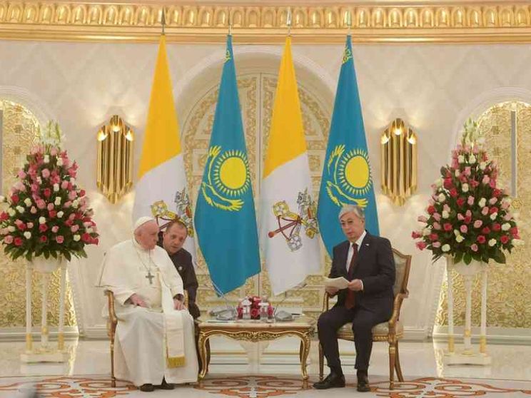 Il Papa in Kazakistan: democrazia risposta a populismi ed estremismi