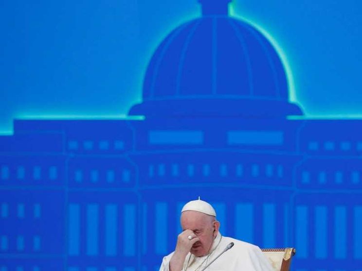 Il Papa: "Solo servendo la pace si resta nella storia"