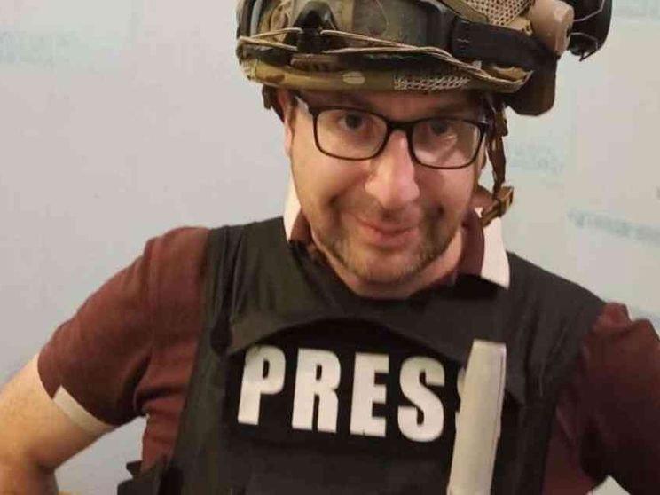 Rientra in Italia Mattia Sorbi, il giornalista ferito a Kherson. «Sto bene»