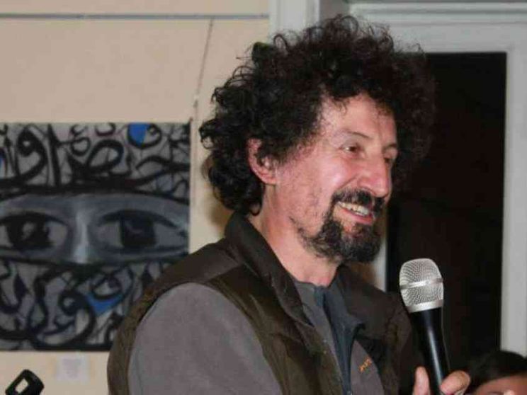 Prete celebra la Messa vestito da ciclista. Il vescovo lo richiama