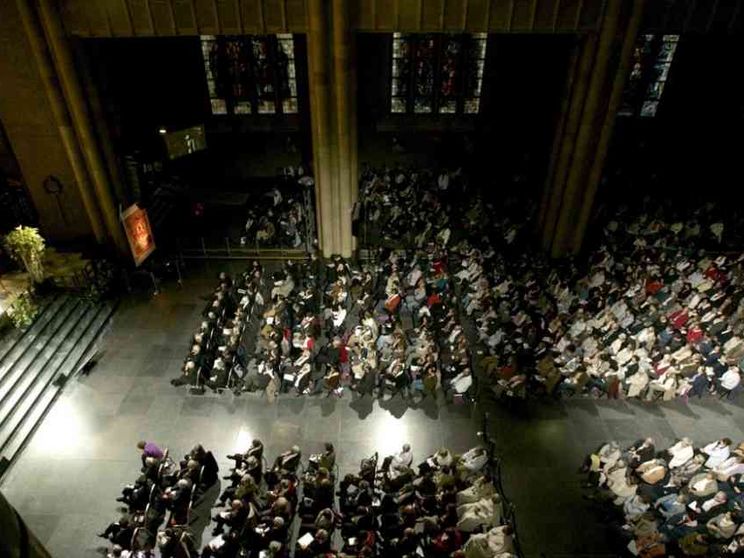 I vescovi fiamminghi: lecito benedire le coppie gay