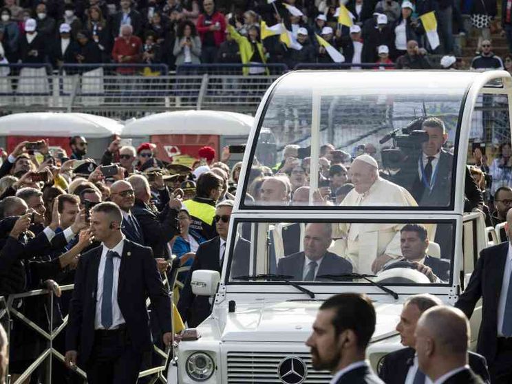 "Eucaristia profezia di un mondo senza ingiustizie, disparità e indifferenza"