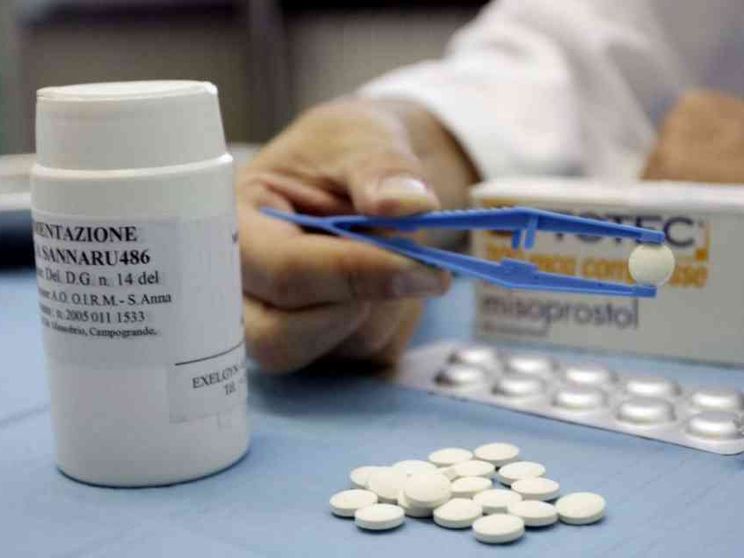 Aborto, i casi Lazio ed Emilia sulla Ru486 riaprono la polemica