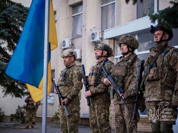 Zelensky firma il decreto: mai negoziati con Putin. E avanza verso Kherson