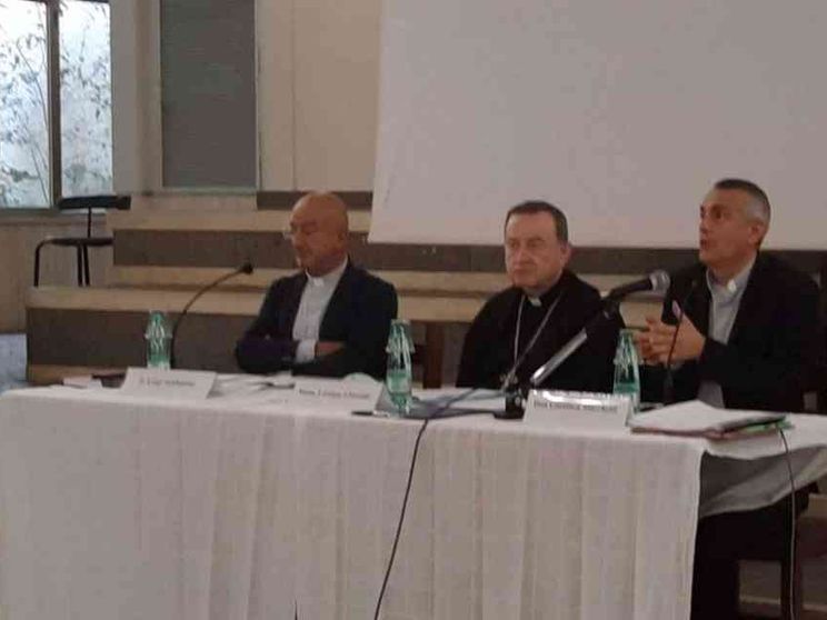 Lotta agli abusi, l'impegno della Cei: nei centri d'ascolto porte aperte a tutti