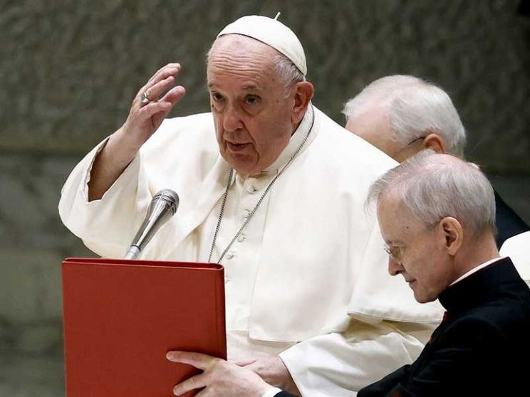 Il Papa: l’altro è fratello prima che cliente