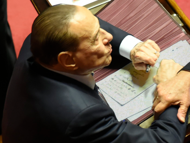 Il "promemoria" del Cav: Giorgia arrogante, ma deve passare da noi