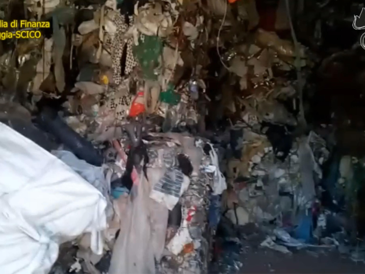 Le ecoballe? Si scaricano nel Tavoliere. La Puglia ha una Terra dei fuochi