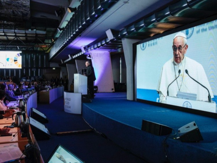 Il Papa: il cibo a chi ha fame non è dare merce, è dare dignità