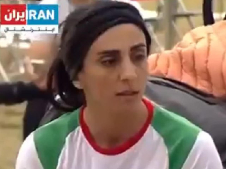 Iran, «arrestata l'atleta che ha gareggiato senza velo». Lei: mi è caduto