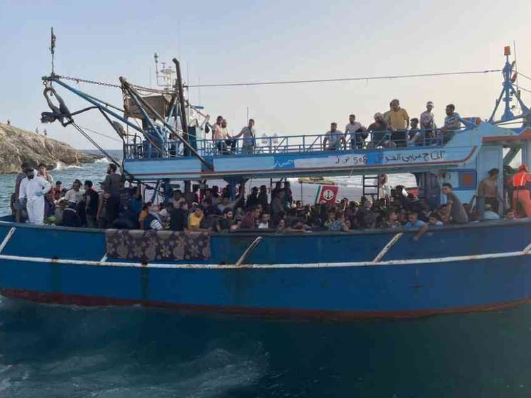 La bimba sbarcata da sola a Lampedusa: «Arrestati i genitori in Tunisia»
