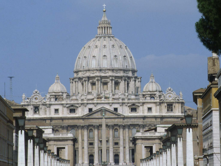 Ingressi sdoppiati in San Pietro: uno per i turisti, uno per chi prega