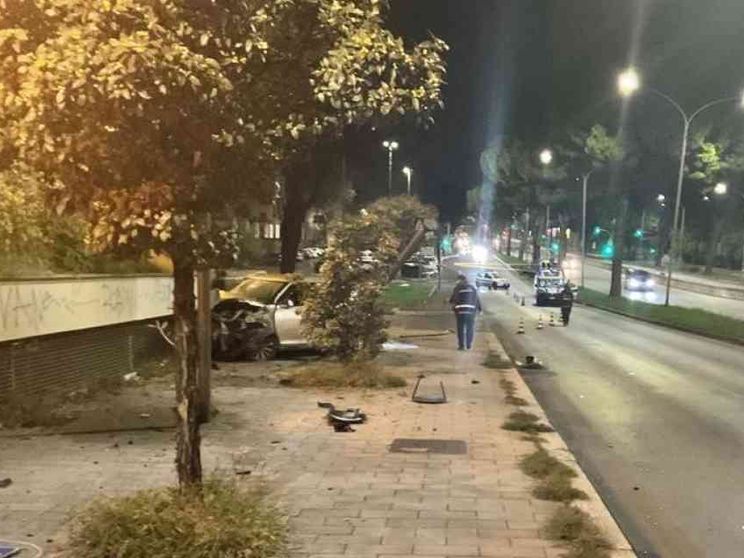 Muore a 18 anni travolto da un'auto: camminava sul marciapiede sulla Colombo