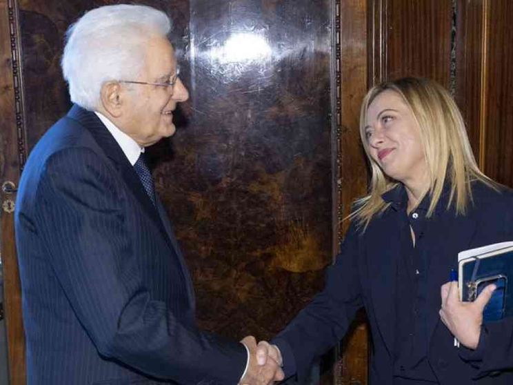 Meloni è la nuova premier. Il governo giura sabato. Gli auguri di Mattarella
