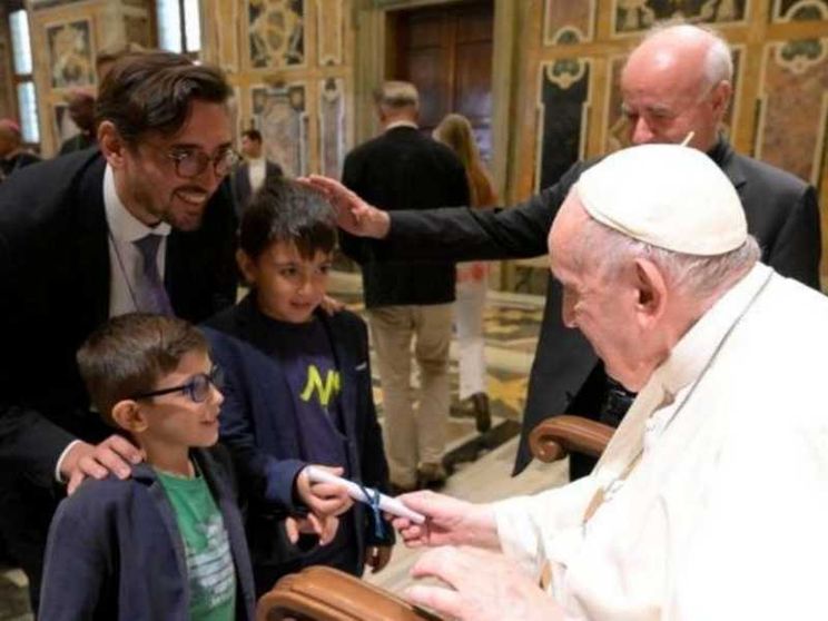 Il Papa: la famiglia non è un'ideologia, è una realtà