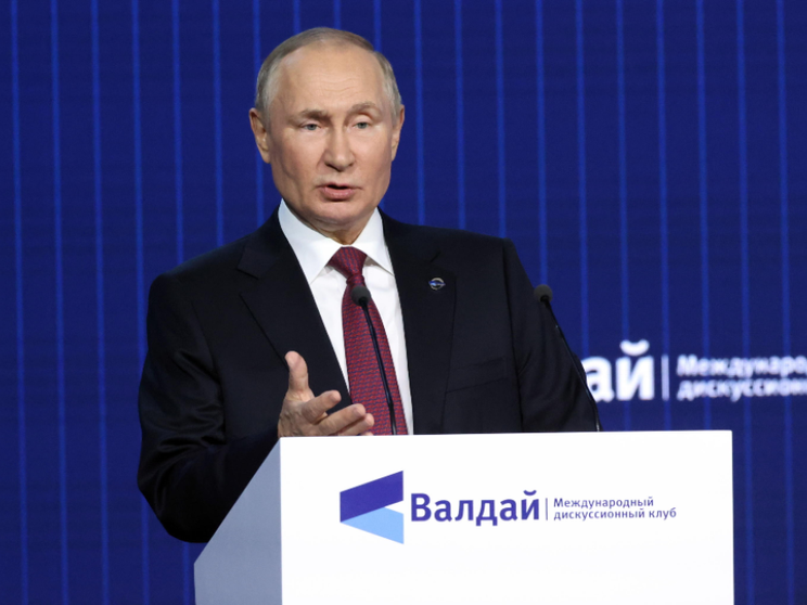 Putin cita Solgenitsin: "L'Occidente soffre di una cecità da superiorità"