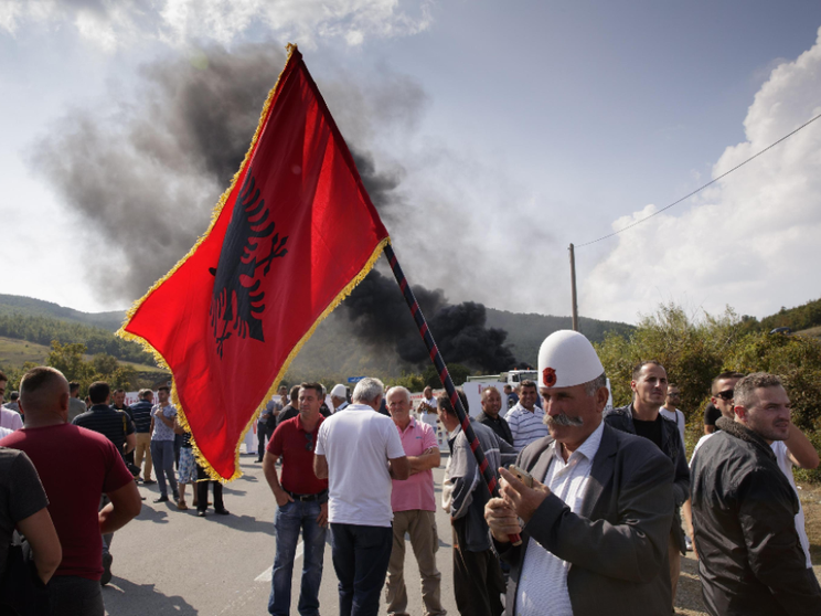 Tra albanesi e serbi in Kosovo, dove la guerra non è mai finita