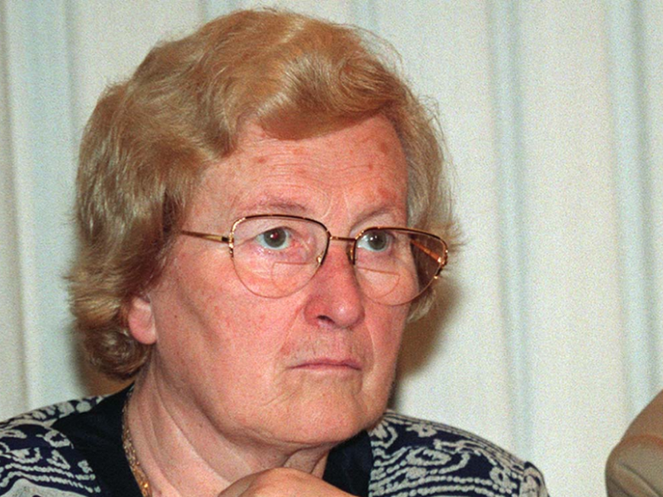 «Non intitolate la scuola a Tina Anselmi». Sindaco di destra "smentisce" Meloni