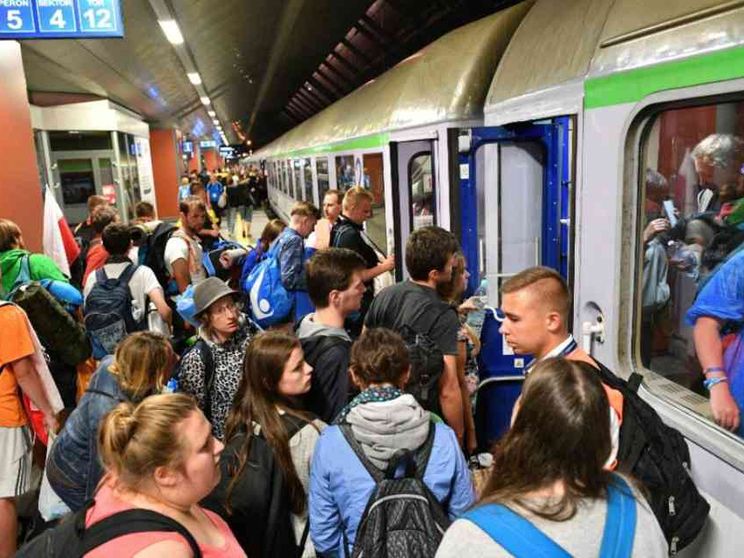 Il Covid fa crescere l'Italia dei giovani emigrati