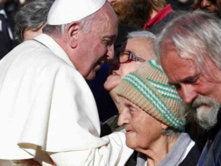 No all'indifferenza verso i poveri, ma azioni concrete