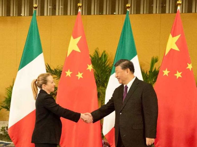 Meloni incontra Xi, intesa sugli scambi con la Cina e invito a Pechino