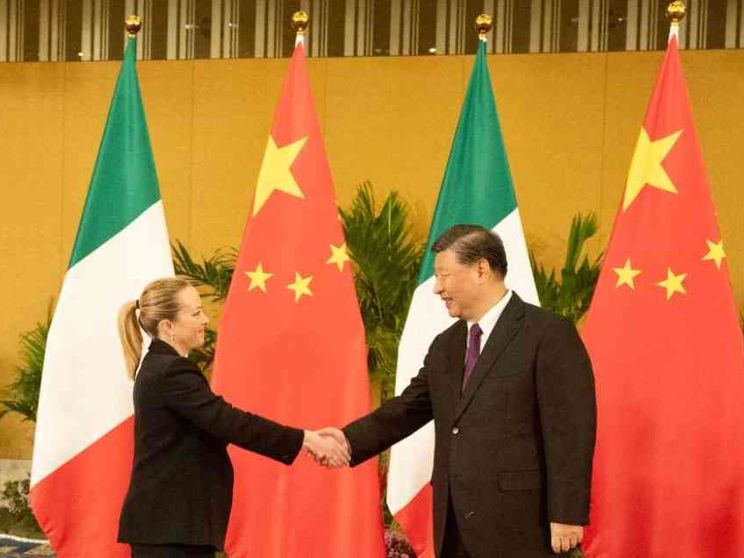 Meloni incontra Xi, intesa sugli scambi con la Cina e invito a Pechino