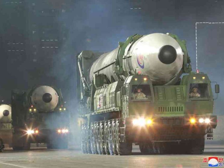 Dalla Corea del Nord missile intercontinentale nelle acque del Giappone