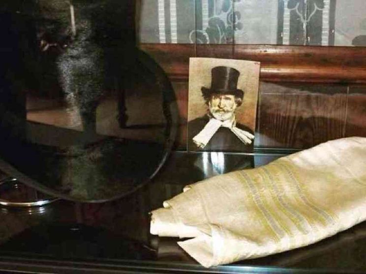 All'asta la Villa di Verdi. Le star della lirica si mobilitano